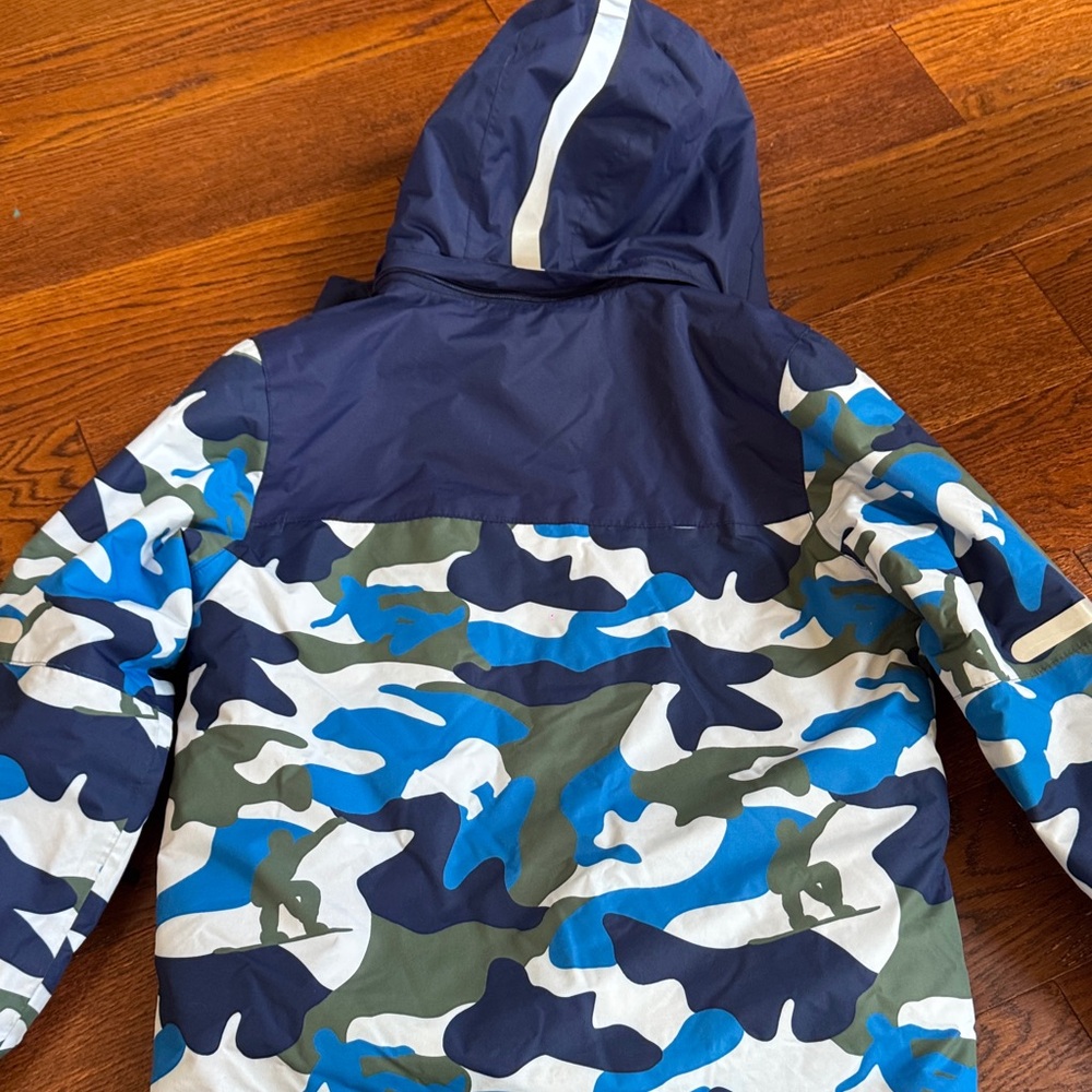 Boden waterproof Hooded Jacket - Picture 9 of 11